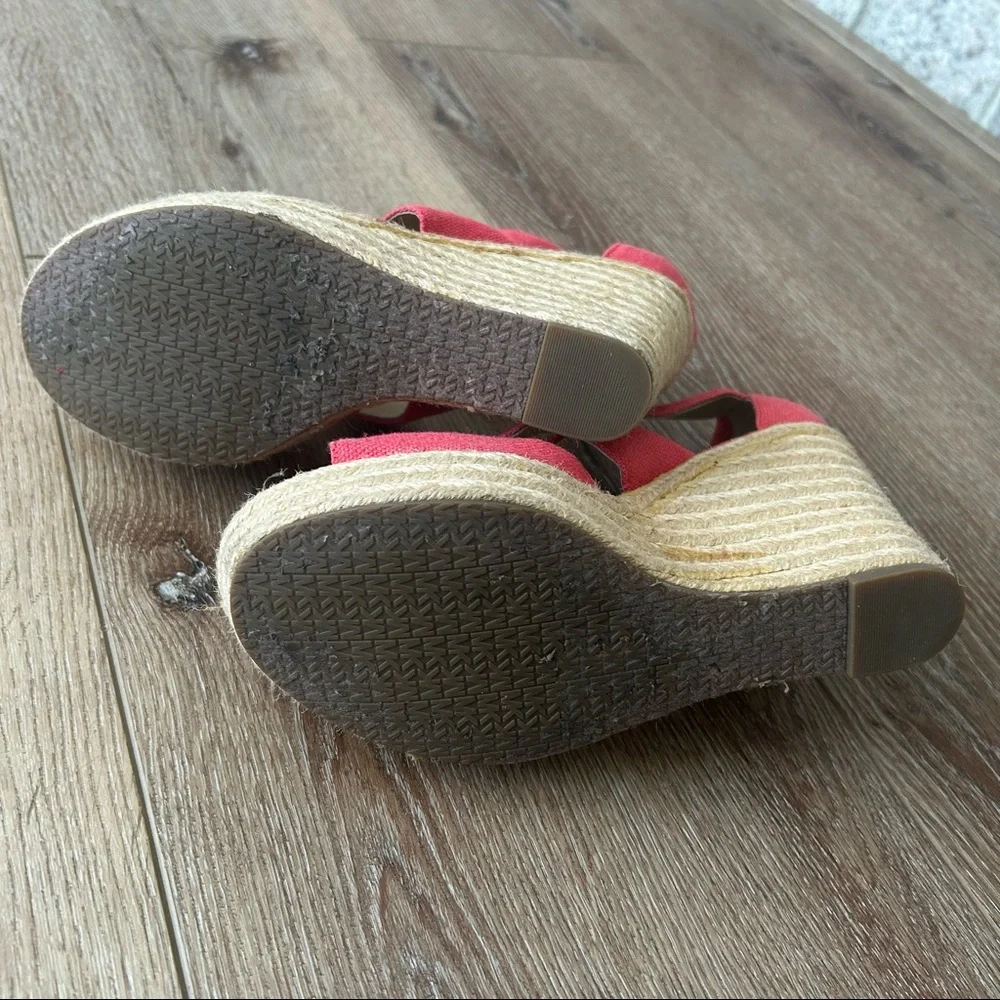 MICHAEL Michael Kors Wedges with Gold Zipper - Picture 10 of 10